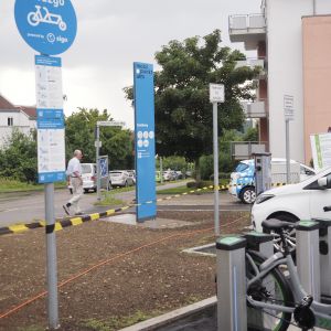 Mobil.punkt-stele an der Mobilitätsstation (Photo: Damian Wagner-Herold)